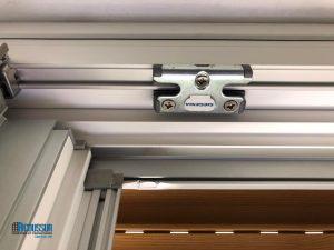 tentative d'effraction ratée sur une fenêtre Janneau