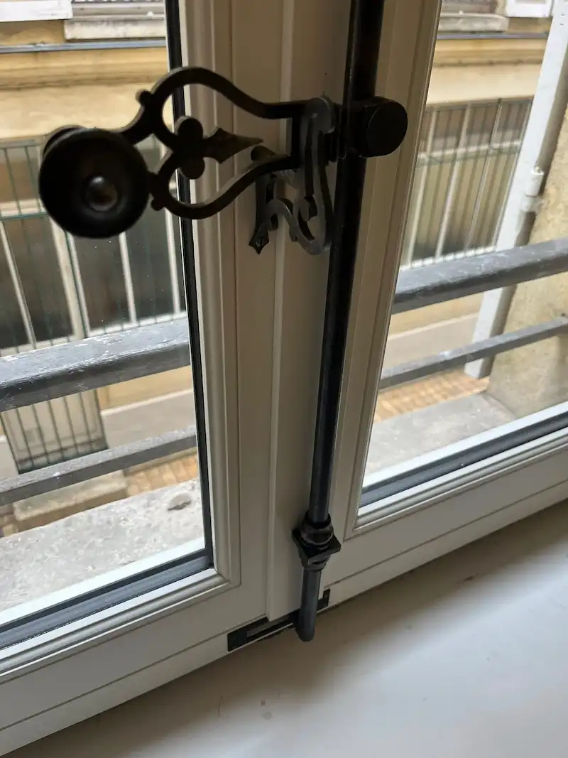 renovation-cremones-versailles-acoussur-11